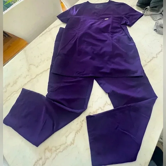 Figs Purple Scrub Set - Picture 3 of 9